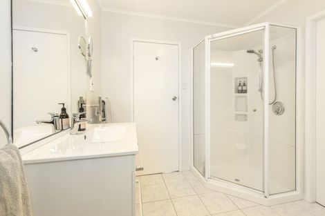 Photo of property in 14 Walton Road, Paraparaumu Beach, Paraparaumu, 5032