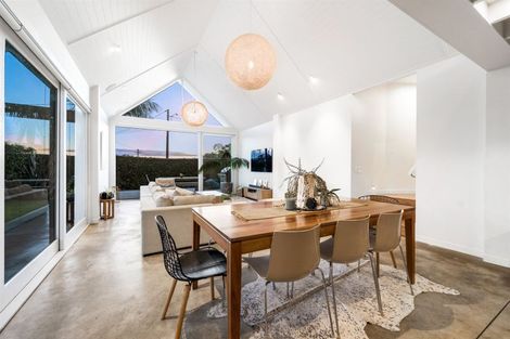 Photo of property in 17 Vincent Road, Northcote Point, Auckland, 0627