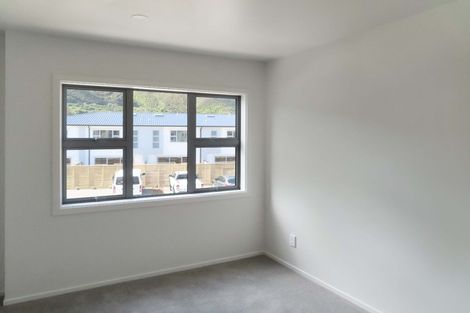 Photo of property in 17 Mcgrath Way, Taita, Lower Hutt, 5011