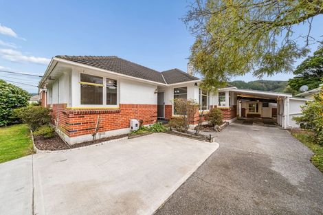 Photo of property in 6 Hall Grove, Ebdentown, Upper Hutt, 5018
