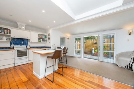 Photo of property in 65 Forest Lake Road, Forest Lake, Hamilton, 3200