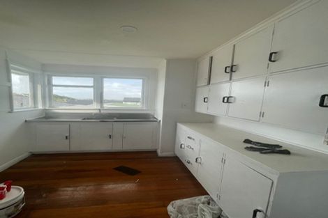 Photo of property in 28 Lincoln Park Avenue, Massey, Auckland, 0614