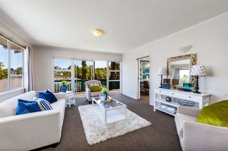 Photo of property in 1/11 Cassia Place, Sunnynook, Auckland, 0620