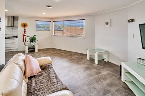 Photo of property in 12 Cullen Place, Tawa, Wellington, 5028