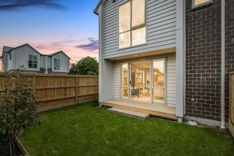 Photo of property in 3/51 Wharf Road, Te Atatu Peninsula, Auckland, 0610