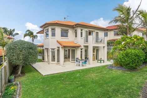 Photo of property in 8/126 Whangaparaoa Road, Red Beach, 0932