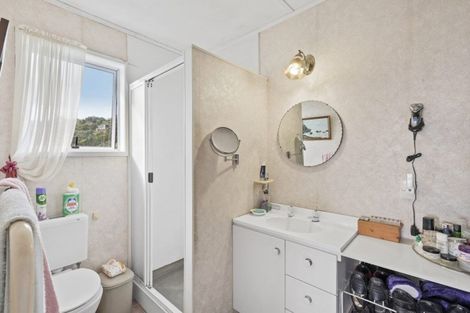 Photo of property in 31 De Luen Avenue, Tindalls Beach, Whangaparaoa, 0930