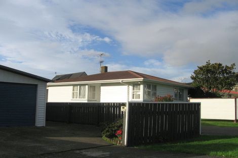 Photo of property in 15b Linden Avenue, Tawa, Wellington, 5028
