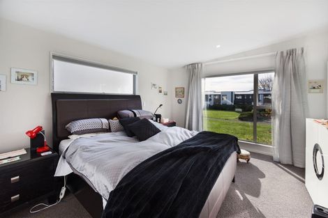 Photo of property in 15 Seager Lane, Hillmorton, Christchurch, 8024