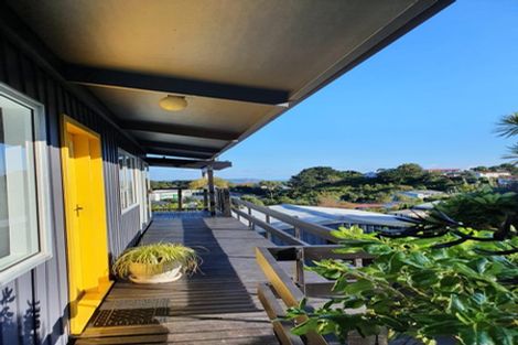 Photo of property in 8 Toporoa View, Ascot Park, Porirua, 5024