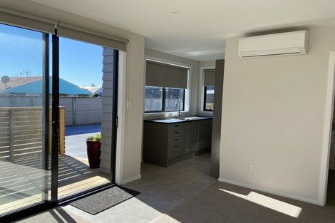 Photo of property in 33 Belt Road, Moturoa, New Plymouth, 4310