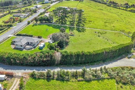 Photo of property in 13 Taipa View Road, Taipa, 0483