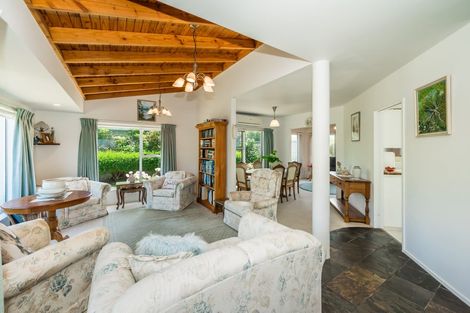 Photo of property in 20 Freyberg Crescent, Waikanae Beach, Waikanae, 5036