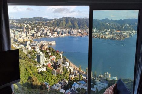 Photo of property in 22 Robieson Street, Roseneath, Wellington, 6011