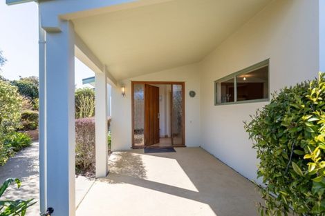 Photo of property in 10 Moreland Place, Mapua, 7005