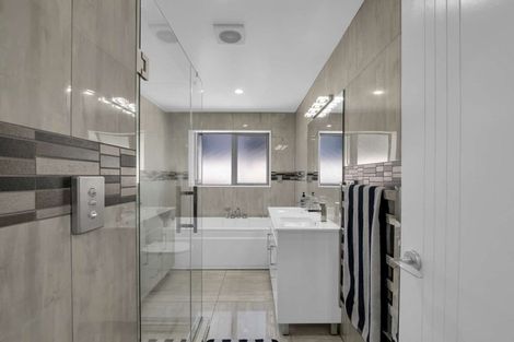 Photo of property in 114b Everglade Drive, Totara Heights, Auckland, 2105