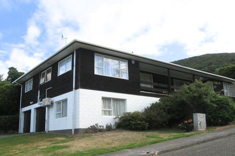 Photo of property in 21 Paddington Grove, Karori, Wellington, 6012