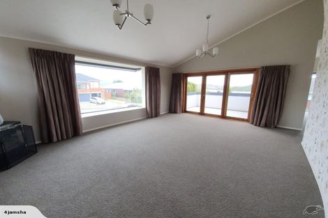 Photo of property in 19 Halladale Road, Papakowhai, Porirua, 5024