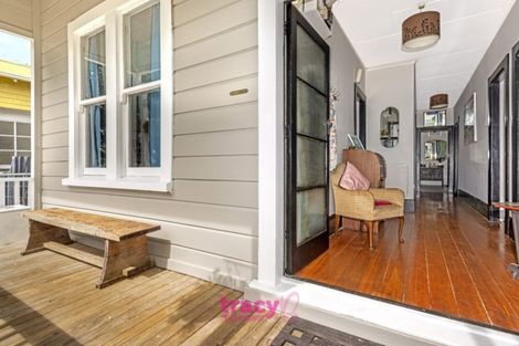 Photo of property in 290 Aberdeen Road, Gisborne, 4010