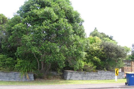 Photo of property in 1/39 Gatman Street, Birkdale, Auckland, 0626