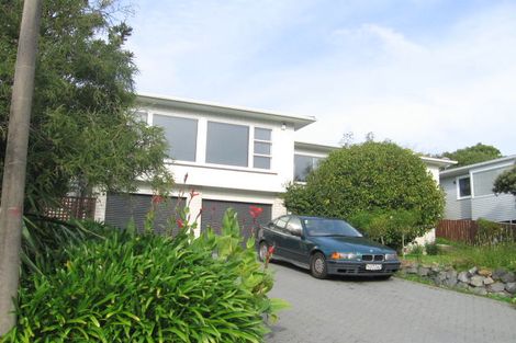 Photo of property in 7 Somerville Terrace, Tawa, Wellington, 5028