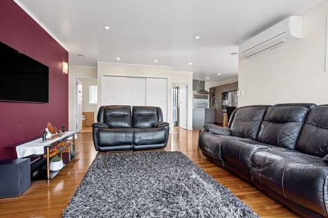 Photo of property in 12 Lane Road, Weymouth, Auckland, 2103