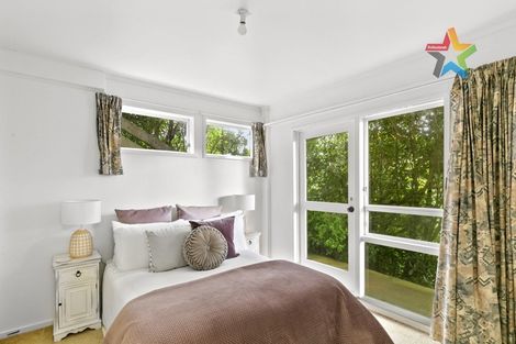 Photo of property in 28 Woodhouse Avenue, Karori, Wellington, 6012