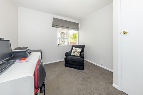 Photo of property in 35 Gossamer Drive, Pakuranga Heights, Auckland, 2010