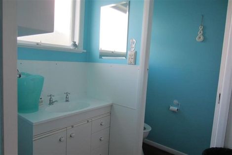 Photo of property in 32 Rua Avenue, Waitarere Beach, Levin, 5510