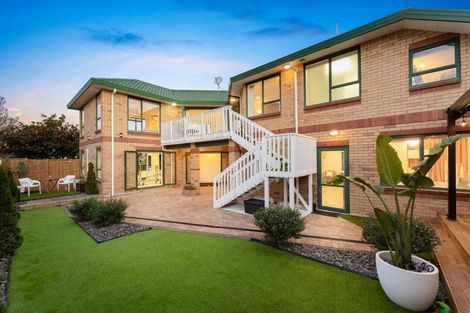 Photo of property in 8 Vinograd Drive, Te Atatu Peninsula, Auckland, 0610