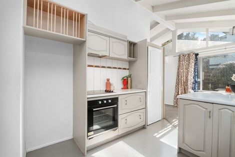 Photo of property in 32b Lyttelton Avenue, Forrest Hill, Auckland, 0620