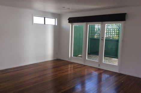 Photo of property in 55 Bruce Mclaren Road, Henderson, Auckland, 0612