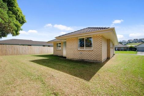 Photo of property in 19 Liddesdale Place, Papakura, 2110