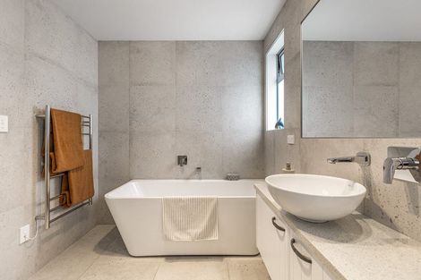 Photo of property in 6a Moera Place, Stanmore Bay, Whangaparaoa, 0932