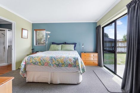 Photo of property in 43 Farringdon Avenue, Rototuna North, Hamilton, 3210