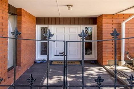 Photo of property in 2/18a Taupata Street, Redcliffs, Christchurch, 8081