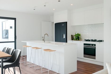 Photo of property in 3 Matata Road, Kenepuru, 5022