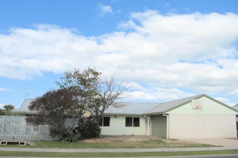 Photo of property in 25 Kane Road, Papamoa Beach, Papamoa, 3118