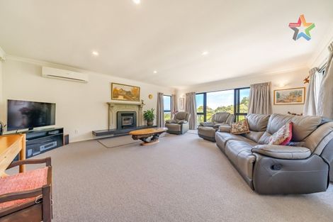 Photo of property in 3 George Gee Drive, Korokoro, Lower Hutt, 5012