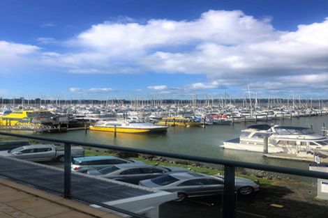 Photo of property in 16/15 Clearwater Cove, West Harbour, Auckland, 0618