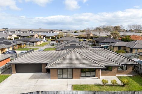 Photo of property in 48 Edgeview Crescent, Fitzroy, Hamilton, 3206