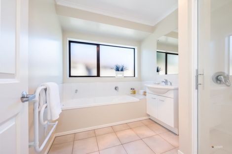 Photo of property in 24 Pinehill Crescent, Trentham, Upper Hutt, 5018