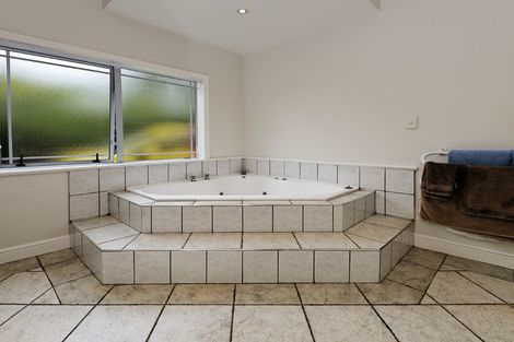 Photo of property in 56b Pleasant Road, Glen Eden, Auckland, 0602