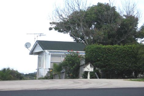 Photo of property in 2/349 Glenfield Road, Glenfield, Auckland, 0629