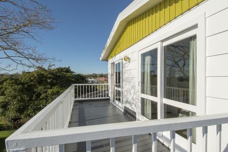 Photo of property in 65 Links View Drive, Omokoroa, 3114