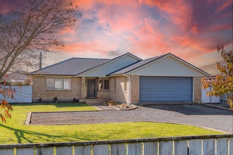 Photo of property in 24 Charles Street, Carterton, 5713
