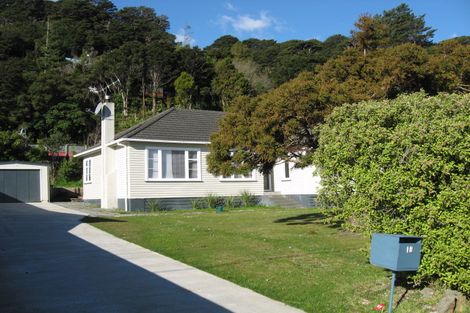 Photo of property in 18 Bull Avenue, Wainuiomata, Lower Hutt, 5014