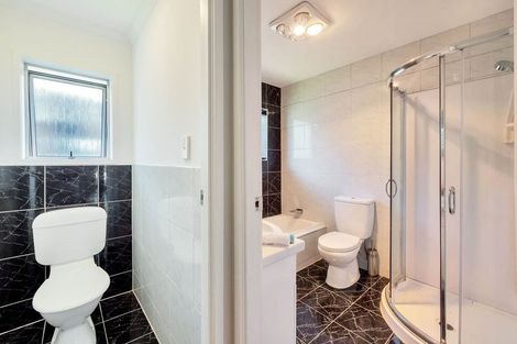 Photo of property in 5 Solar Road, Glen Eden, Auckland, 0602