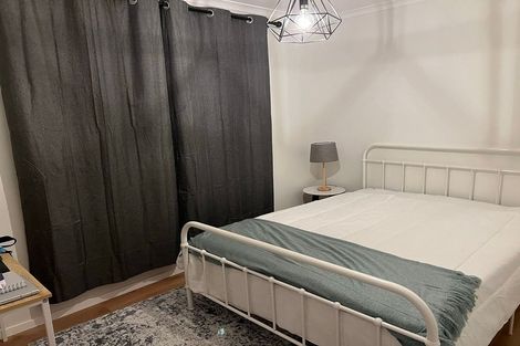 Photo of property in 43 Woodman Drive, Tawa, Wellington, 5028