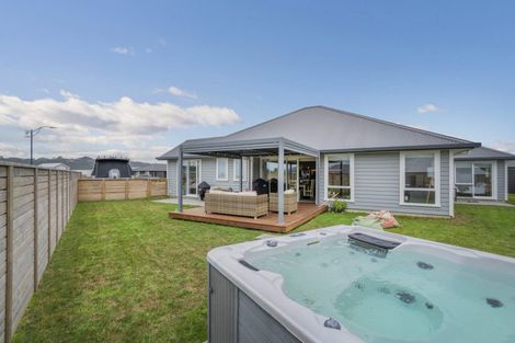 Photo of property in 7 Ronomor Place, Whitianga, 3510